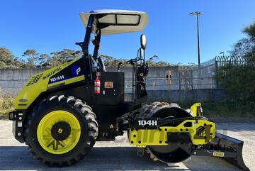 Multipac   4.5Tonne Padfoot Roller