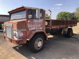 INTERNATIONAL C1800 TRUCK.  - picture1' - Click to enlarge