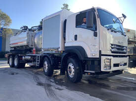 STG GLOBAL - Isuzu FYJ 300-350 Vacuum Tanker Truck - picture0' - Click to enlarge