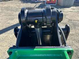 Single Ram Hydraulic Grapple Attachment - picture1' - Click to enlarge