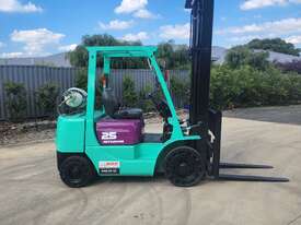 Mitsubishi Forklift 2.5T  - picture0' - Click to enlarge