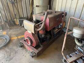 Lincoln Electric Lincwelder 225 - picture2' - Click to enlarge