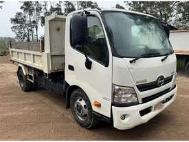2015 HINO TIPPER TRUCK  - picture0' - Click to enlarge