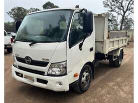 2015 HINO TIPPER TRUCK  - picture1' - Click to enlarge
