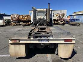 1989 Mitsubishi FV   6x4 Prime Mover - picture0' - Click to enlarge