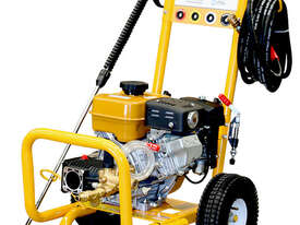 Crommelins Pressure Cleaner Trolley Robin 2700psi CPV2700RP - picture1' - Click to enlarge