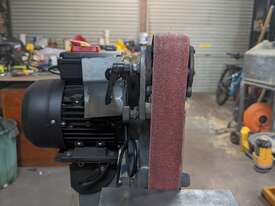 Radius Master Series 2 2x48 belt grinder  - picture1' - Click to enlarge