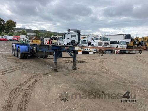 caption 2002 Maxitrans ST3 40ft Tri Axle Skel B Trailer