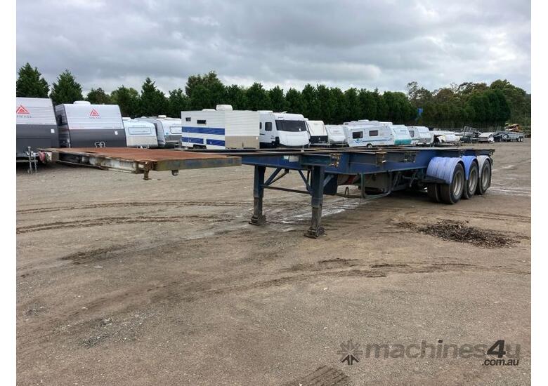 caption 2002 Maxitrans ST3 40ft Tri Axle Skel B Trailer