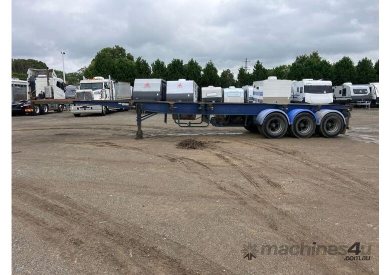 caption 2002 Maxitrans ST3 40ft Tri Axle Skel B Trailer